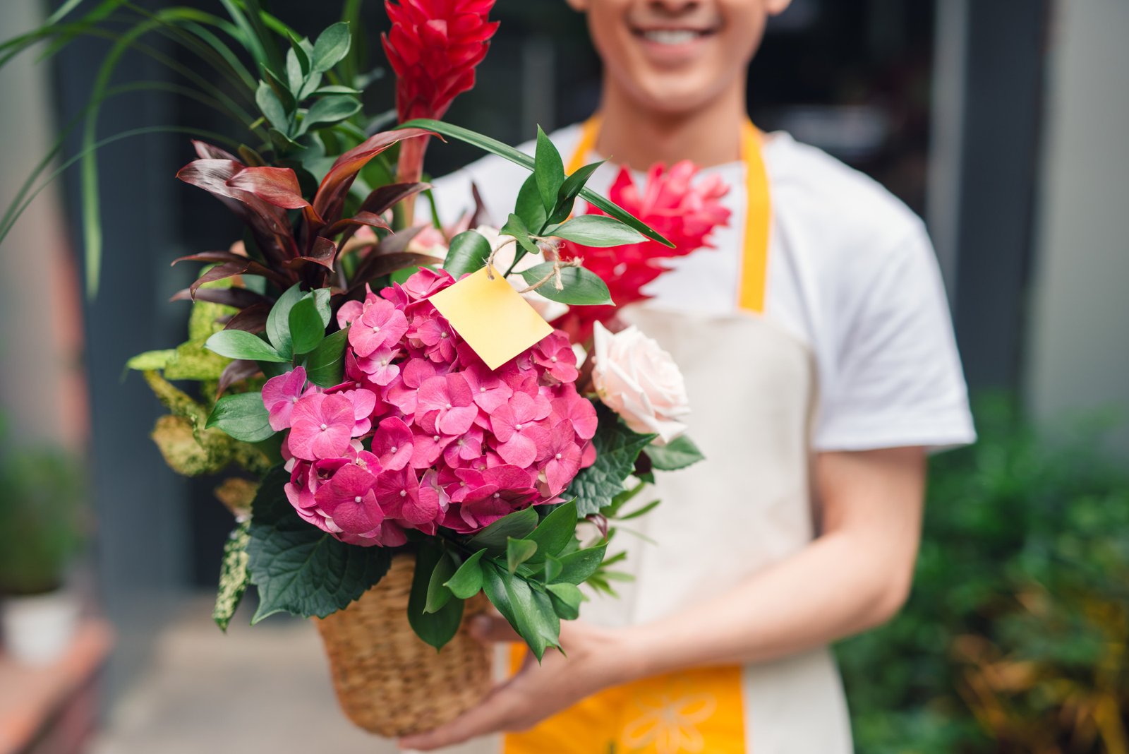 Your Floral Gifting Guide: How to Send Someone Flowers - Areas of My ...